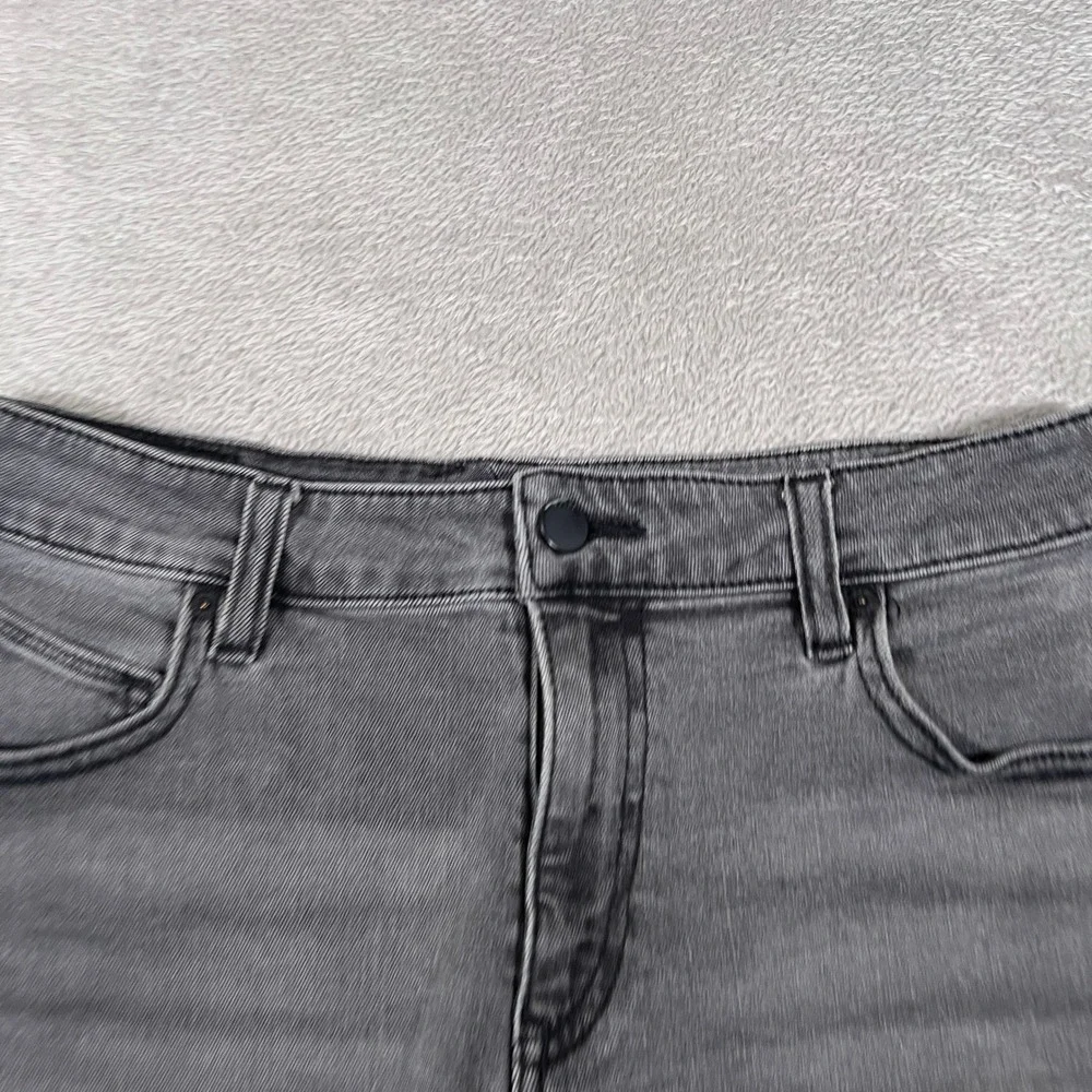Volcom Stoney Stretch Gray Denim Shorts Womens‎ Size 28 Frayed Hem